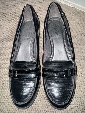 Life Stride Black Textured Loafer Flats with Buckle Accent